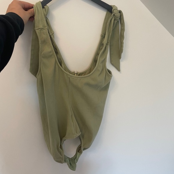 Sage green bodysuit - Picture 2 of 2